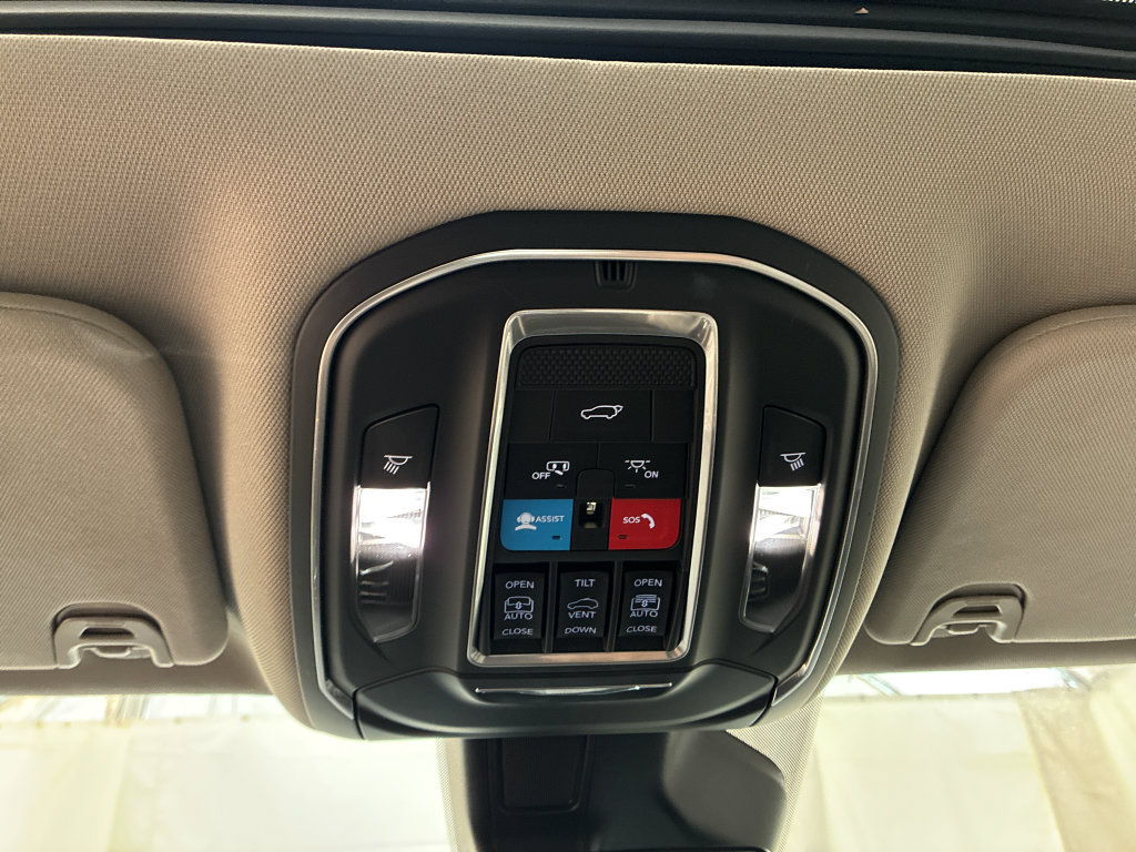 Used 2024 Jeep Wagoneer Series II w/ Convenience Group I AWD/4WD image 23