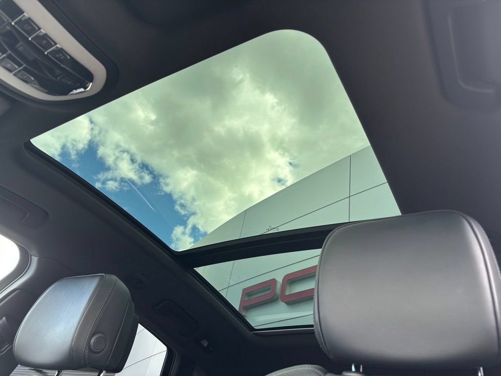 Certified 2023 Porsche Macan S AWD/4WD image 35
