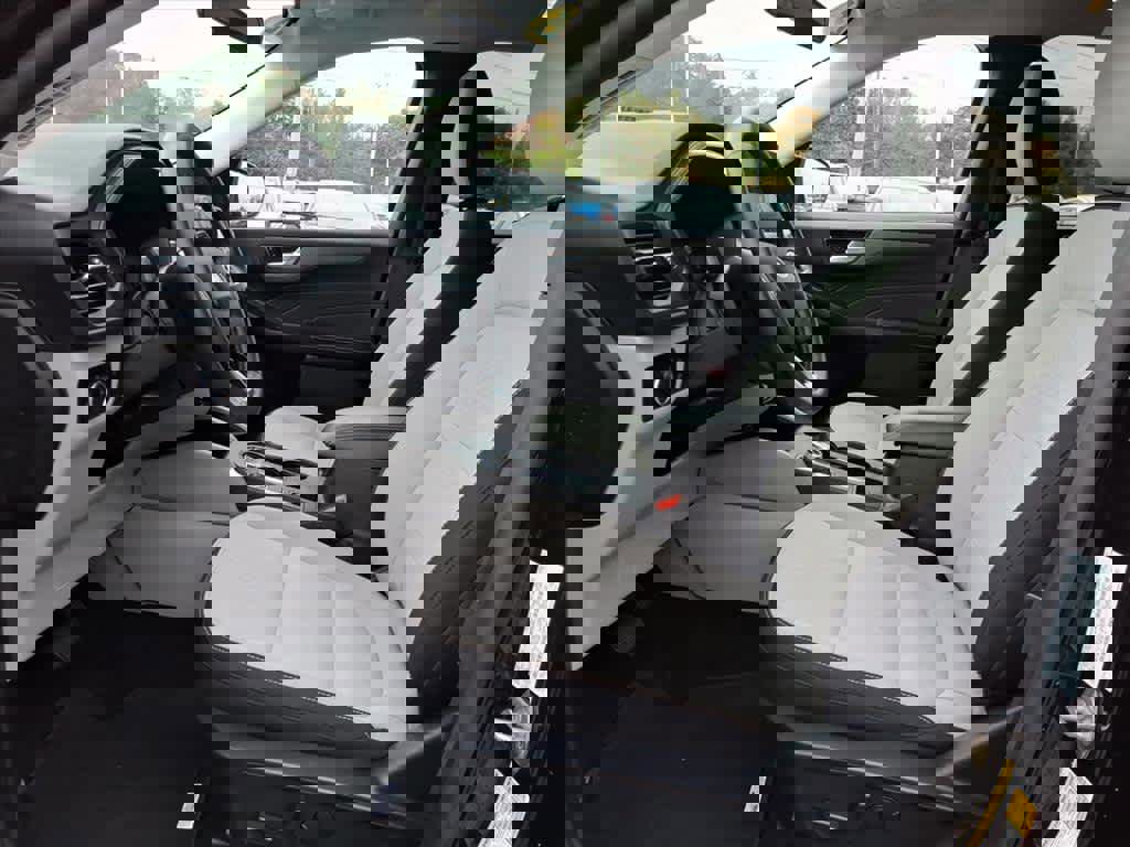 Used 2025 Ford Escape Active w/ Active Premium Tech Pack image 11