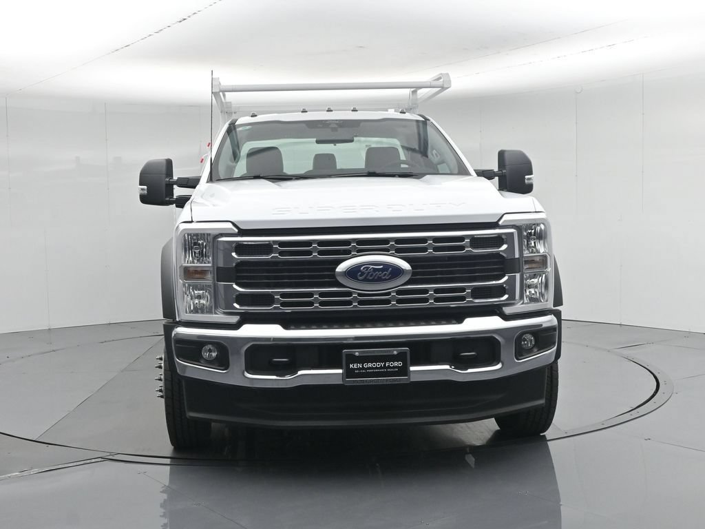 New 2025 Ford F450 XL w/ XL Chrome Package RWD image 29