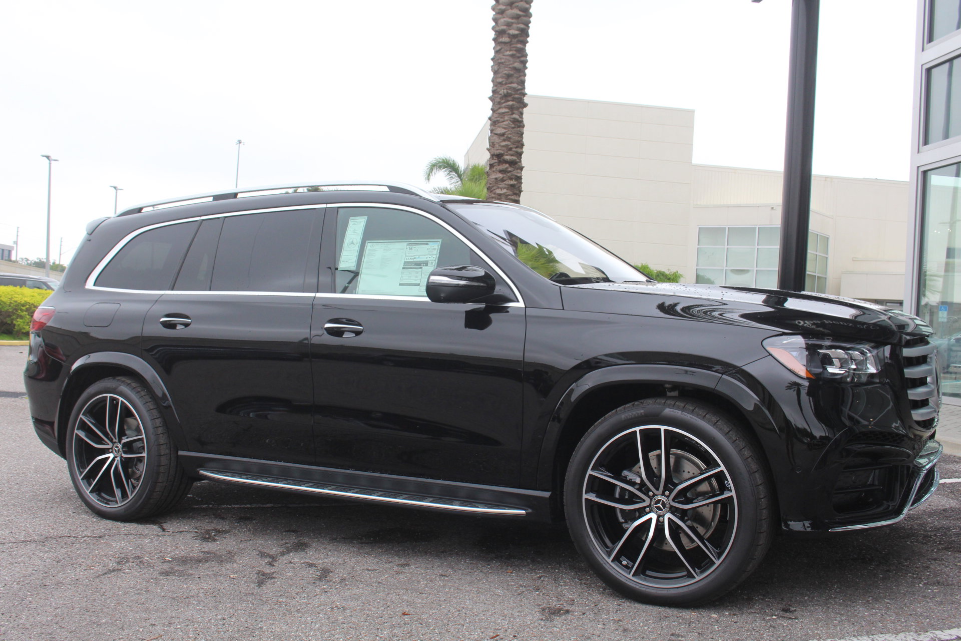 New 2026 Mercedes-Benz GLS 580 4MATIC image 9