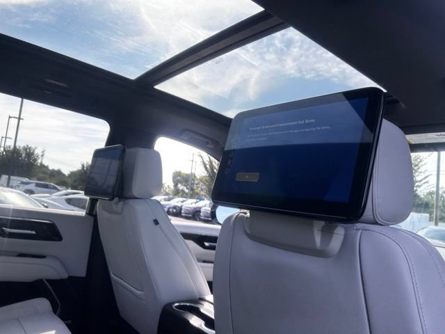 New 2026 Chevrolet Suburban Premier AWD/4WD image 26