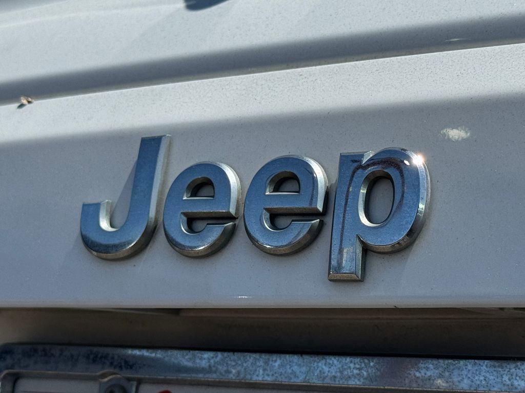 Used 2017 Jeep Patriot Latitude AWD/4WD image 17