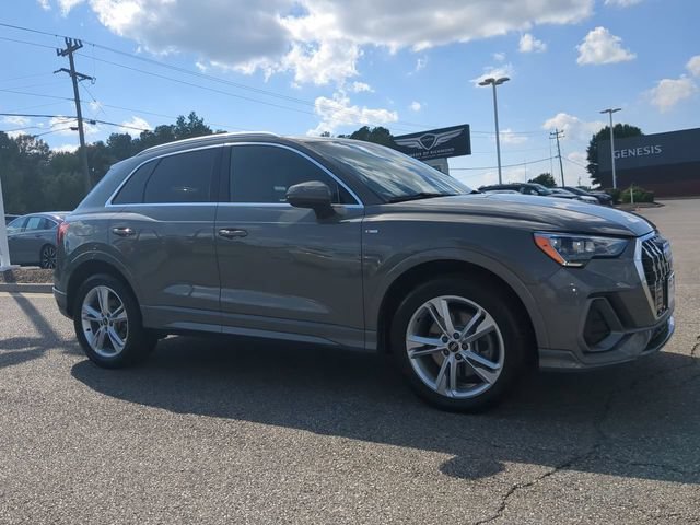 Used 2022 Audi Q3 2.0T Premium AWD/4WD image 2