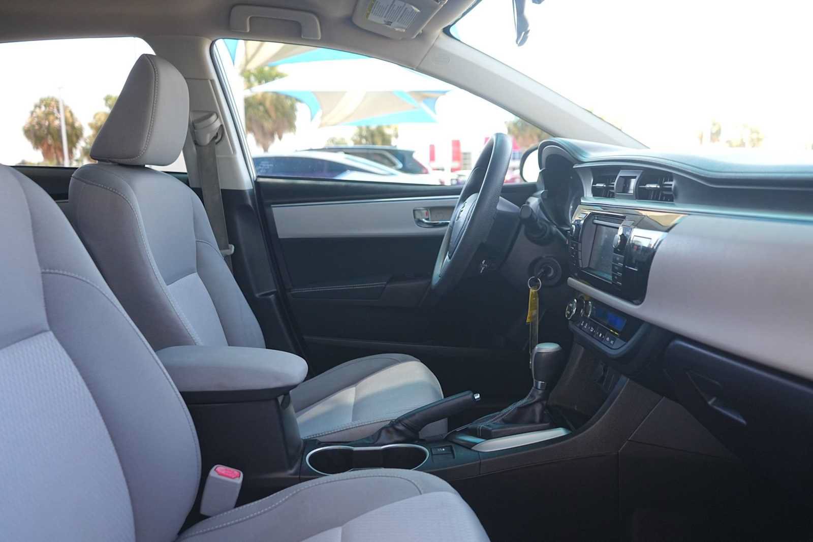 Used 2014 Toyota Corolla LE FWD image 15