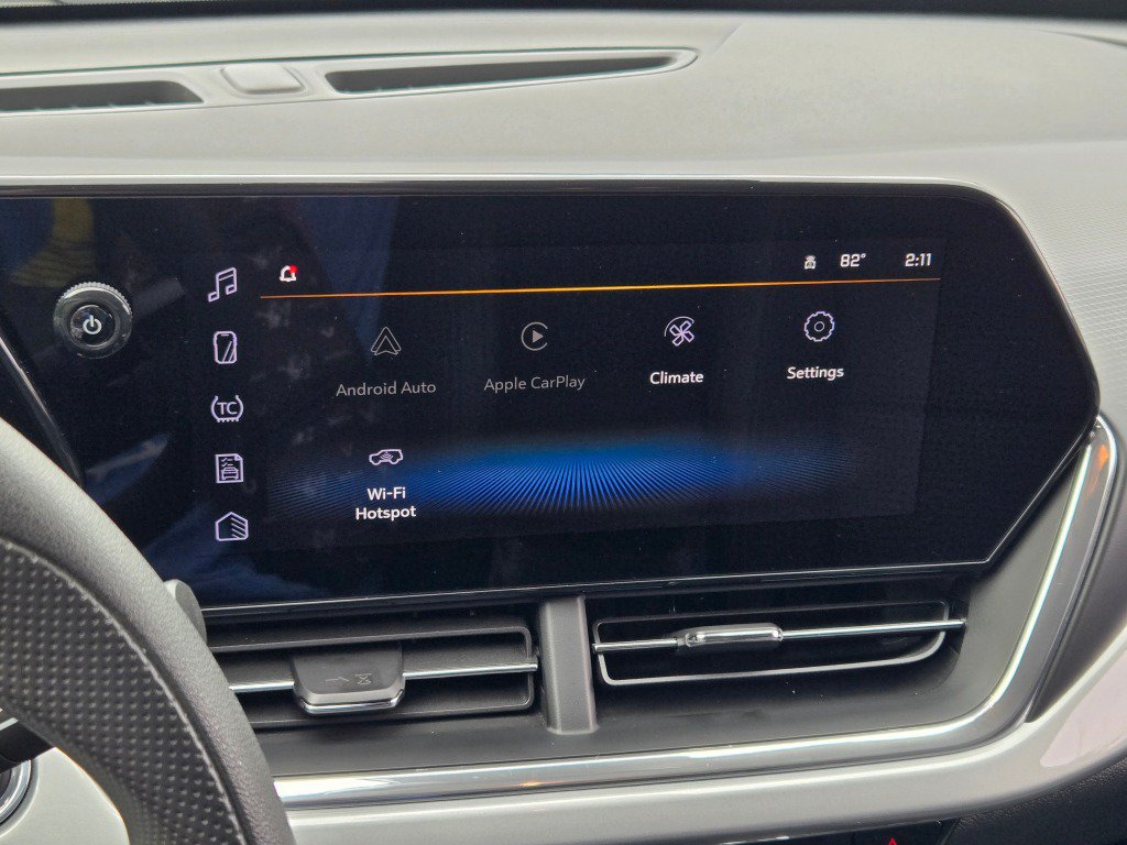 Certified 2025 Chevrolet Trax LT FWD image 23