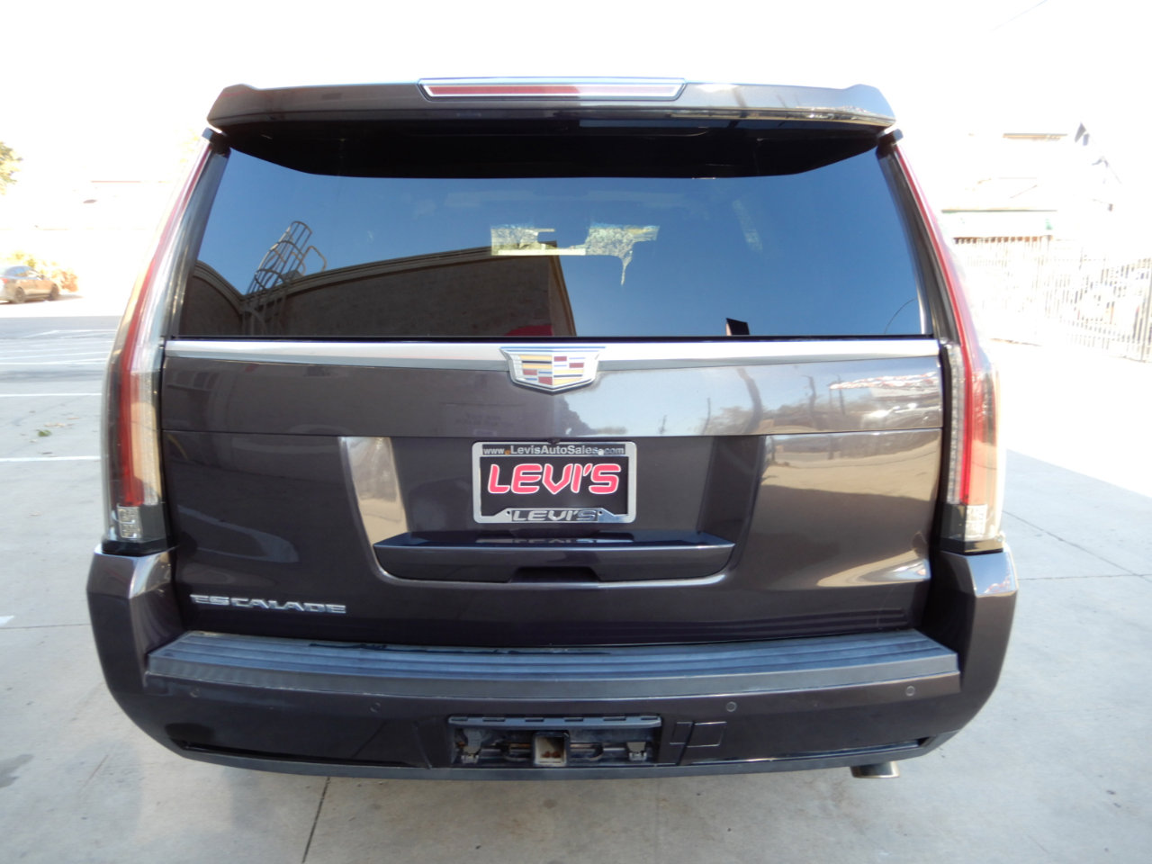 Used 2016 Cadillac Escalade Luxury image 6