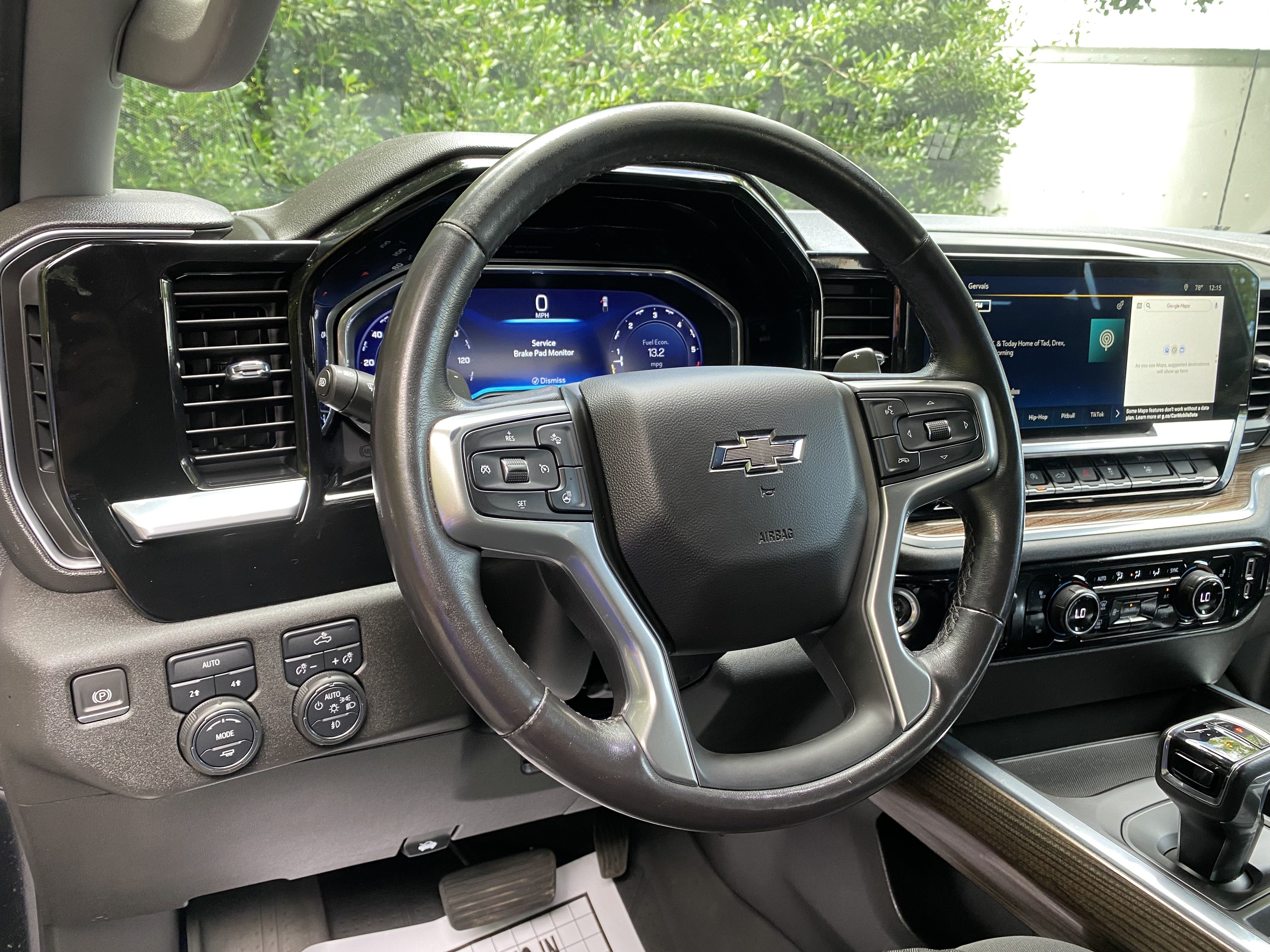 Used 2022 Chevrolet Silverado 1500 RST w/ Max Trailering Package AWD/4WD image 17