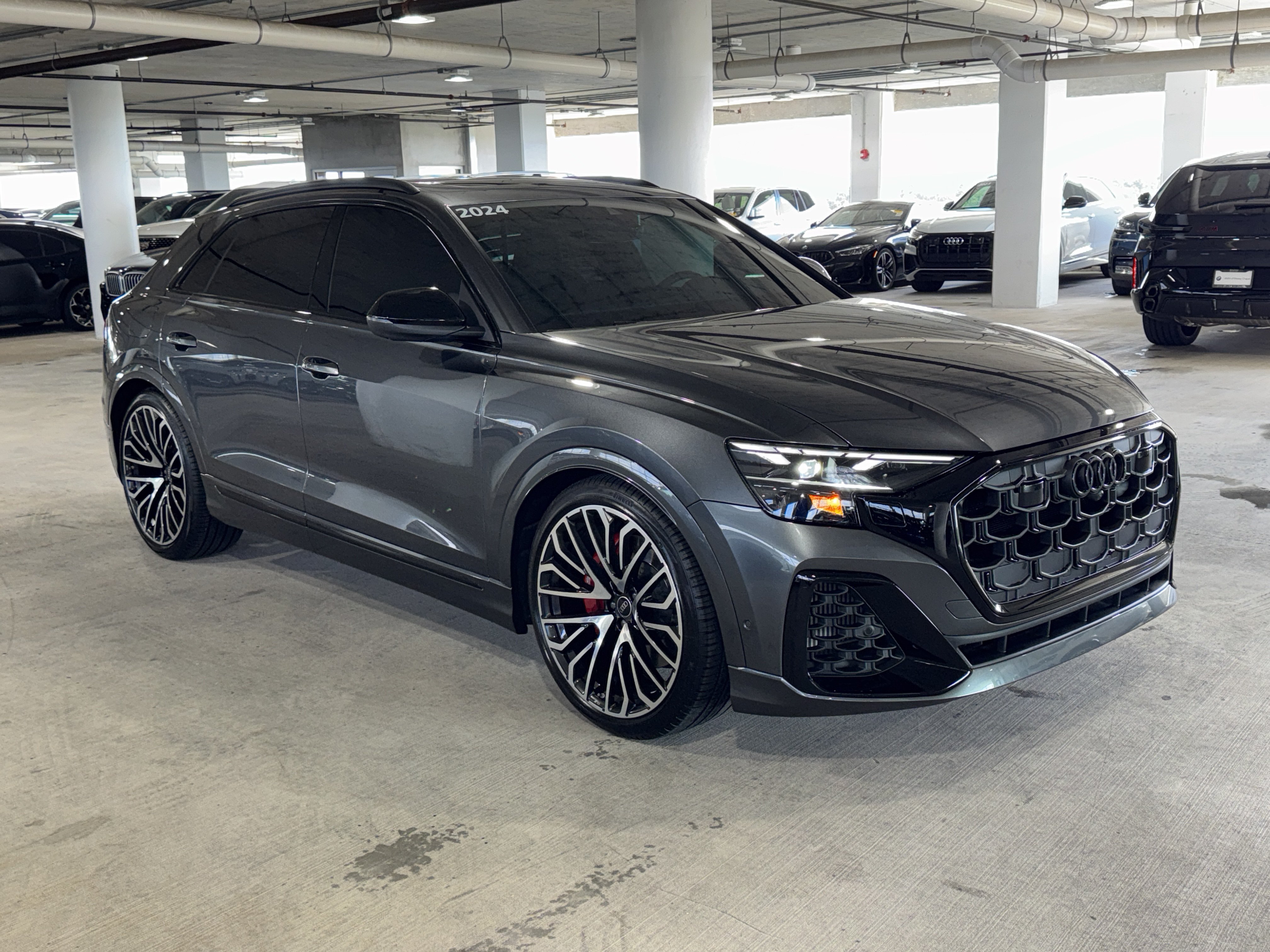 Used 2024 Audi SQ8 Premium Plus AWD/4WD image 2