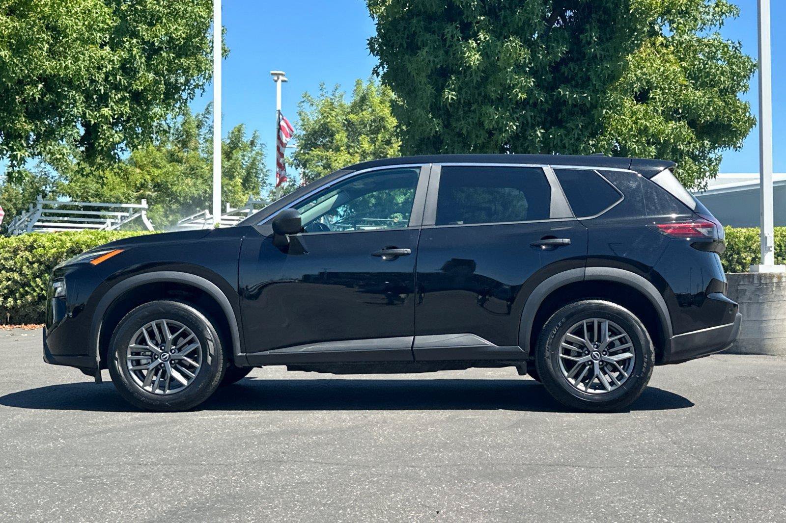 Certified 2024 Nissan Rogue S FWD image 7