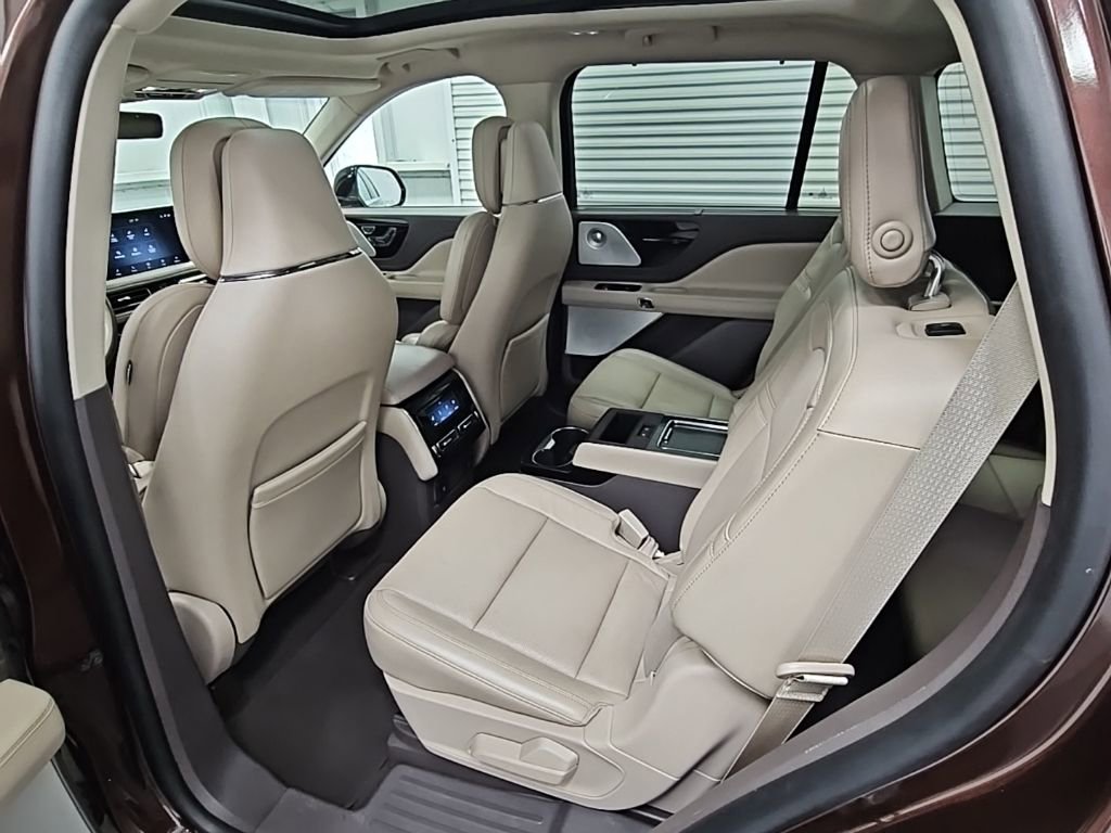 Used 2020 Lincoln Aviator Reserve w/ Equipment Group 202A image 34