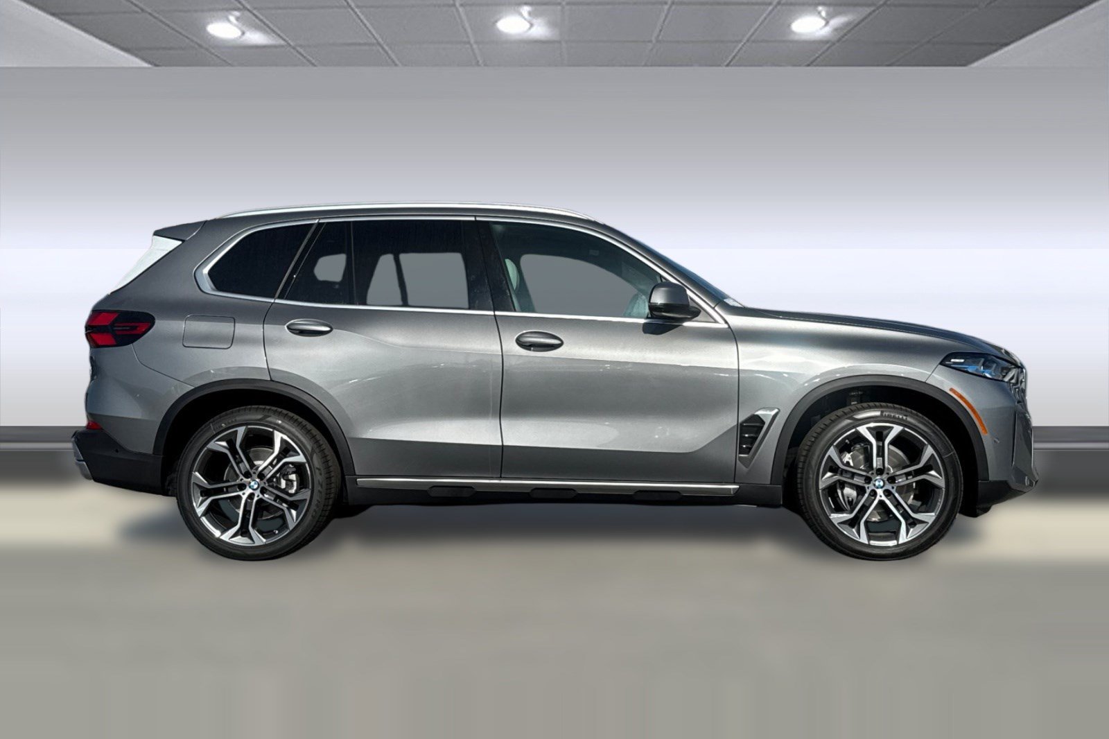 Used 2026 BMW X5 xDrive40i AWD/4WD image 8