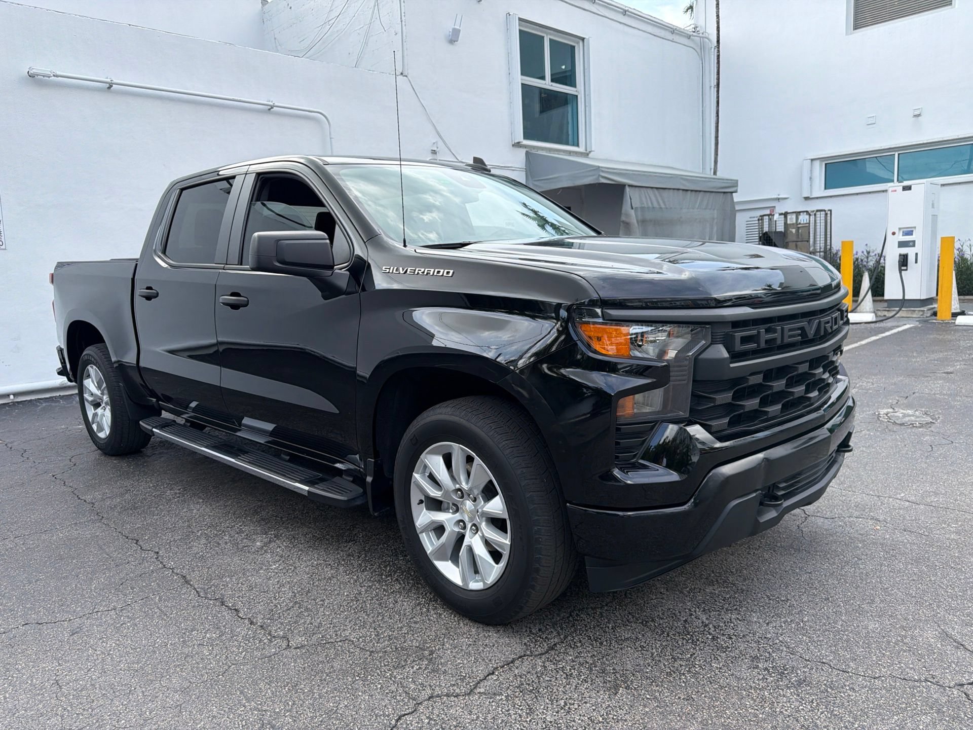 Used 2022 Chevrolet Silverado 1500 Custom RWD image 3