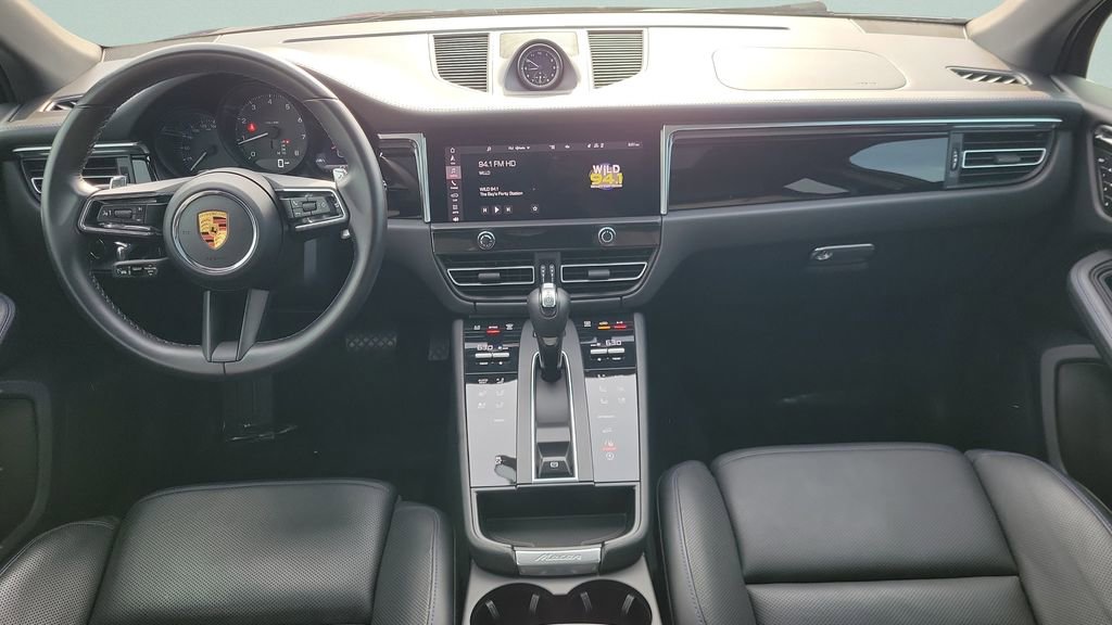 Used 2022 Porsche Macan AWD/4WD image 11