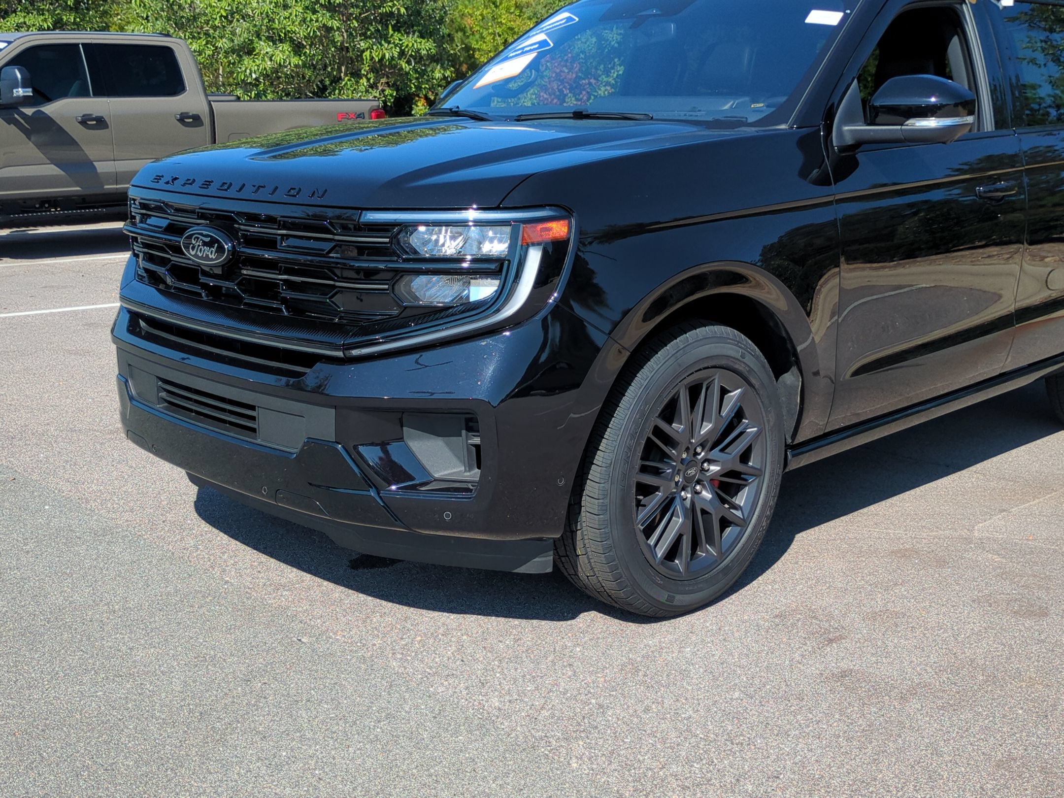 Certified 2025 Ford Expedition Platinum w/ Stealth Performance Package AWD/4WD image 10