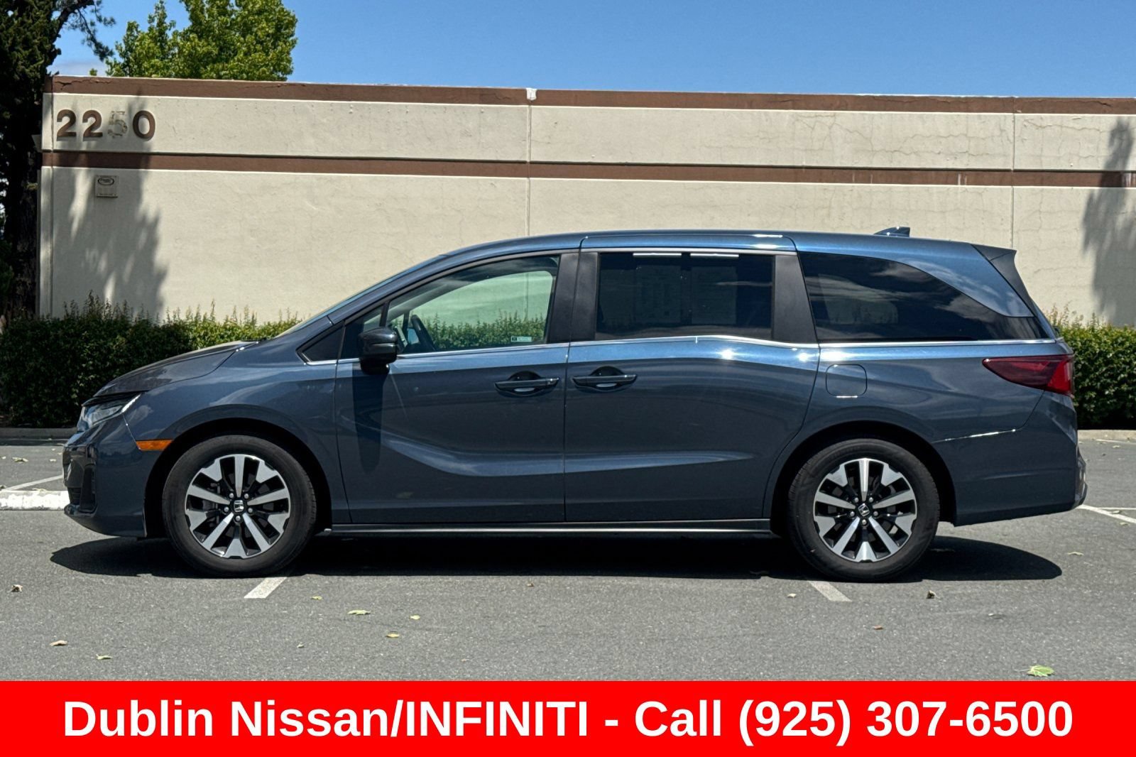 Used 2025 Honda Odyssey EX-L image 7