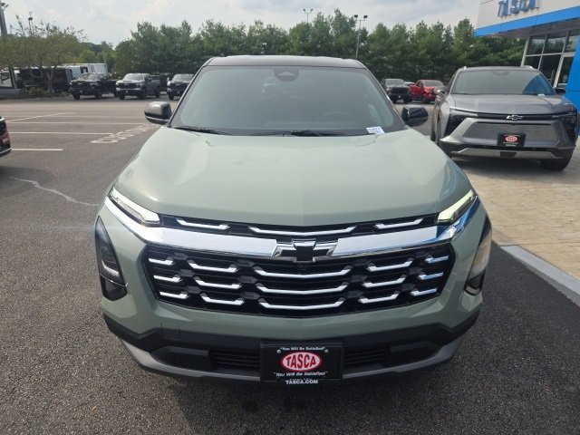 New 2026 Chevrolet Equinox LT image 2