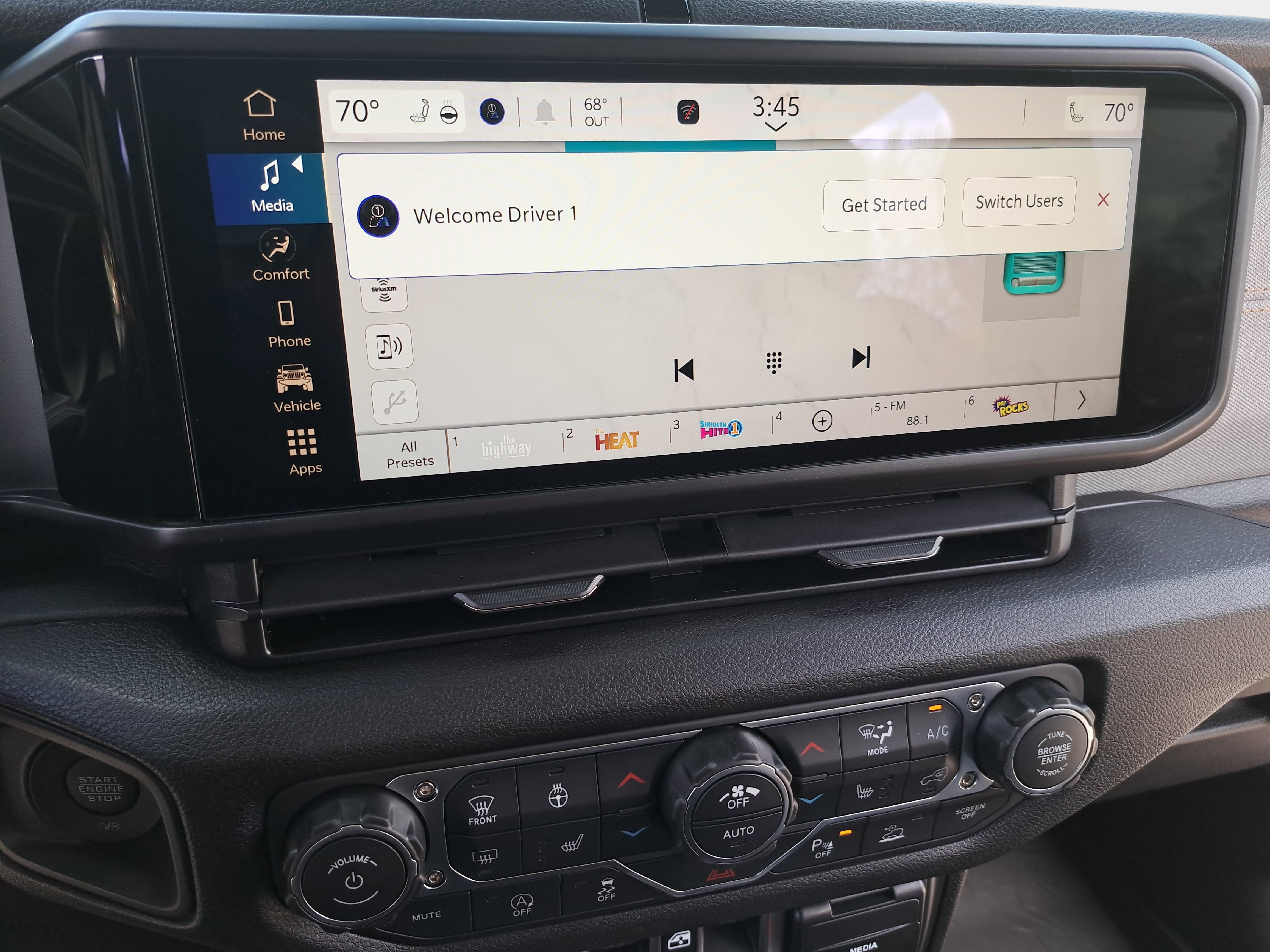 New 2026 Jeep Gladiator Sport AWD/4WD image 19