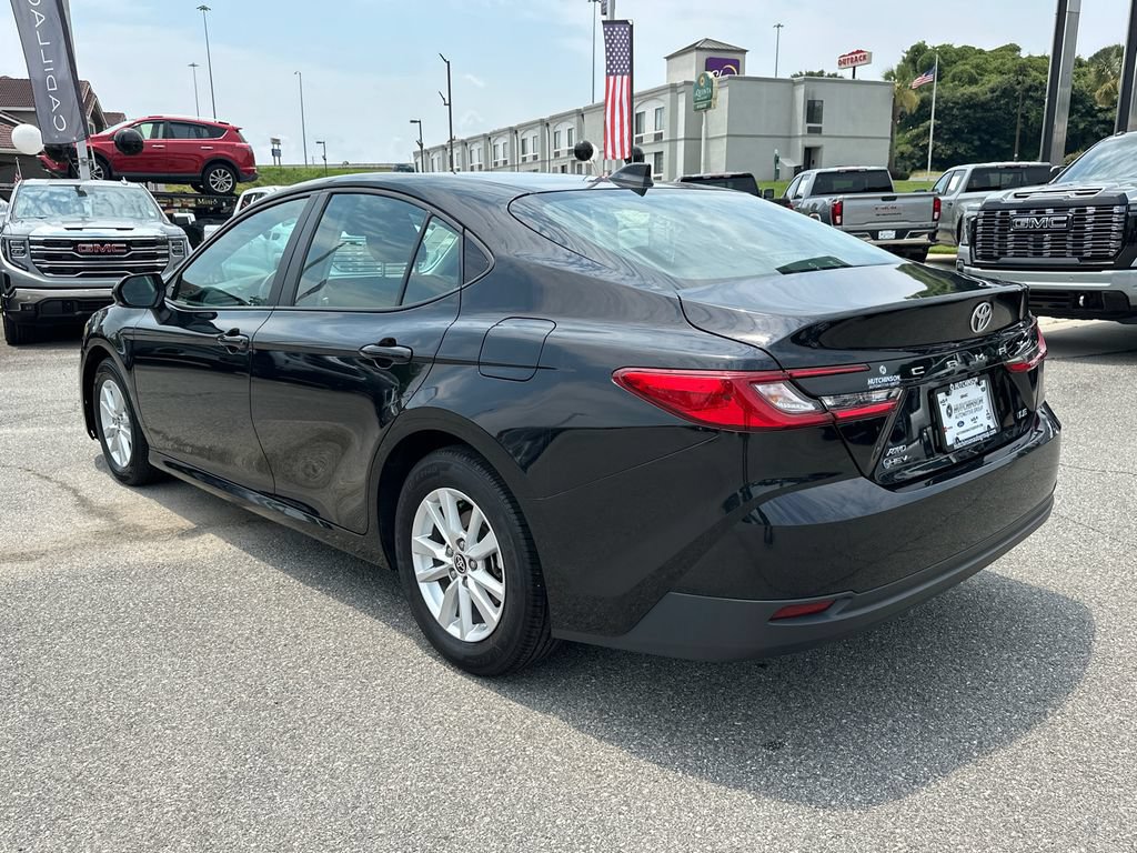 Used 2025 Toyota Camry LE AWD/4WD image 5