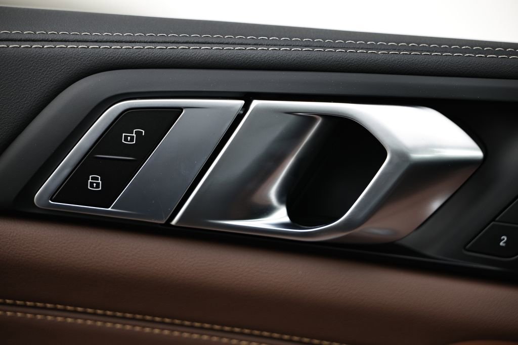 New 2026 BMW X5 xDrive50e w/ M Sport Package image 27
