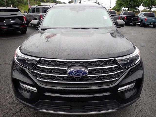 Certified 2023 Ford Explorer XLT w/ Equipment Group 202A image 11