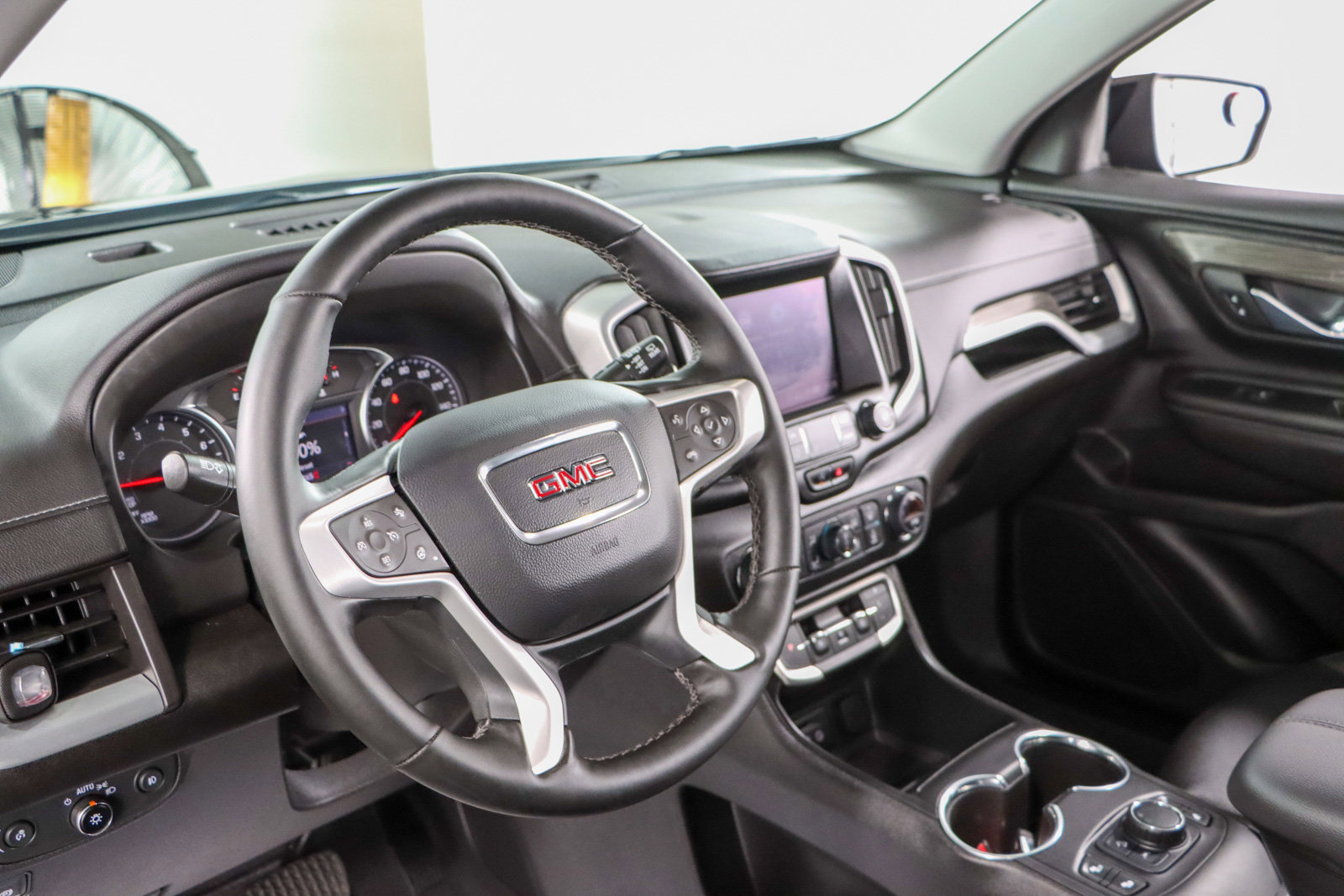 Used 2023 GMC Terrain SLT w/ Elevation Edition image 22
