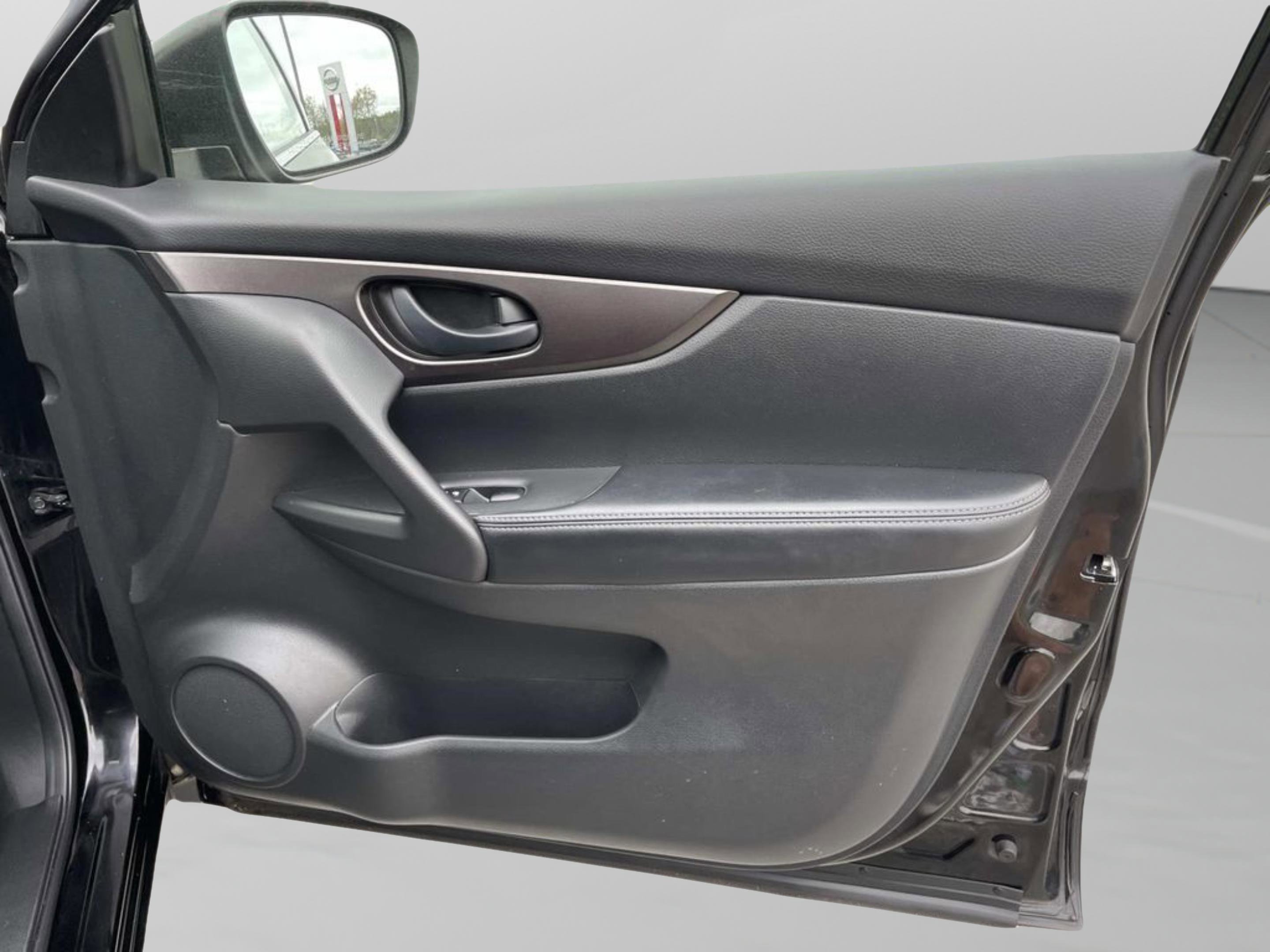 Used 2017 Nissan Rogue Sport S w/ S Appearance Package image 27