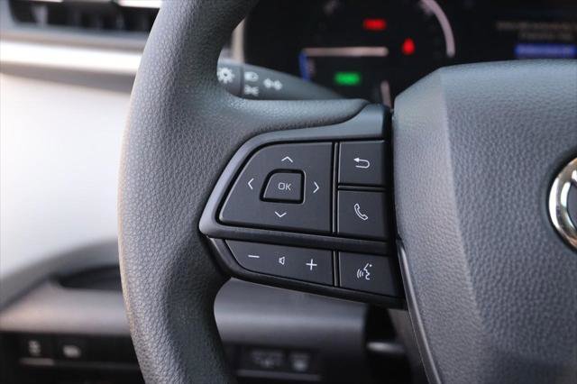 Certified 2025 Toyota Sienna LE image 12