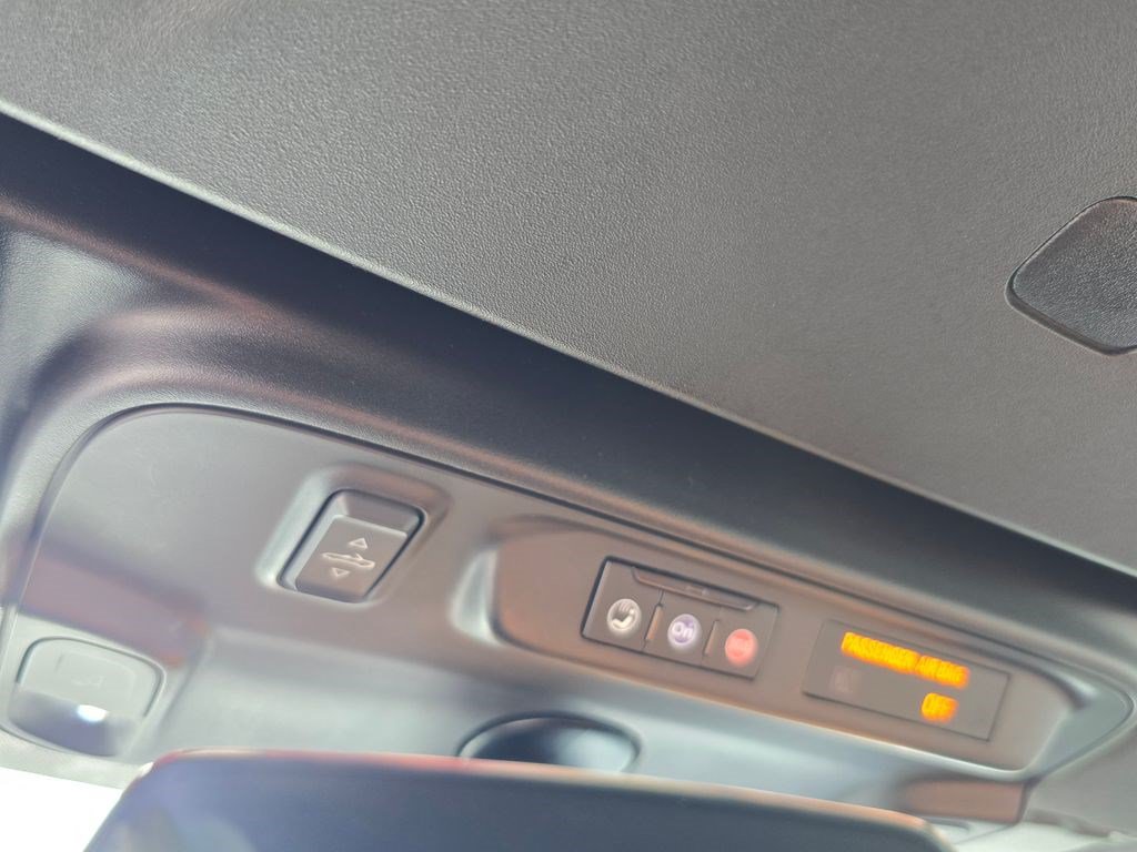 Used 2019 Chevrolet Camaro LT RWD image 31