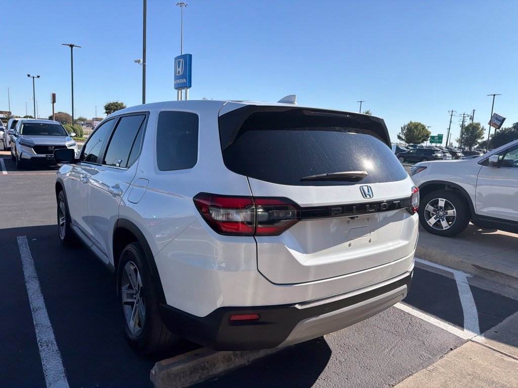 Used 2025 Honda Pilot EX-L image 8