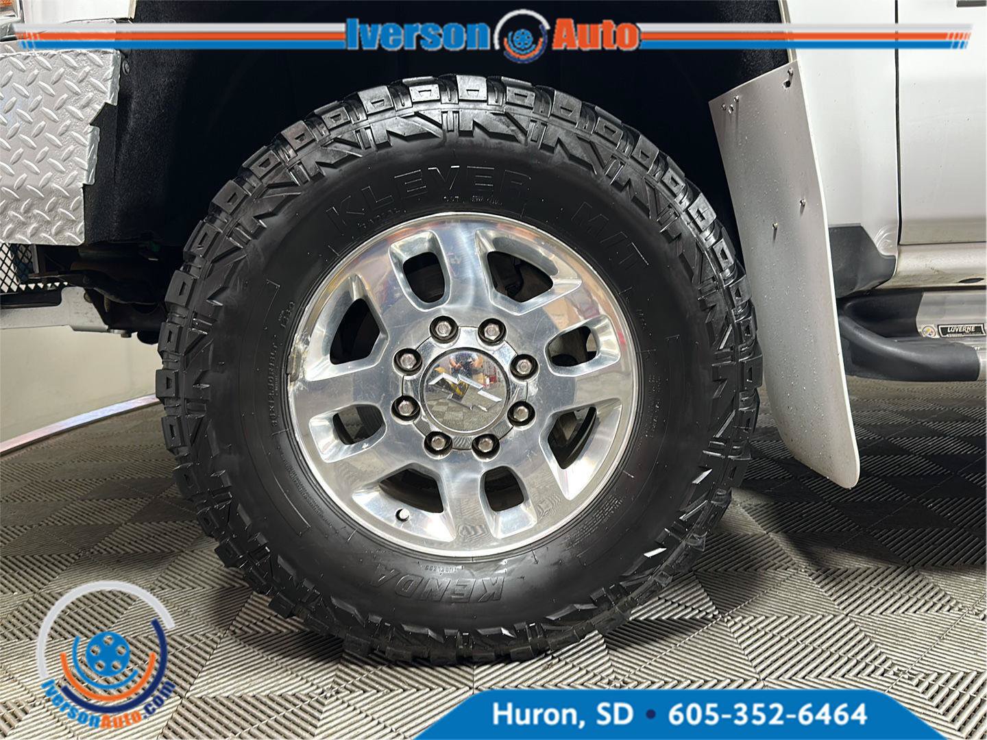 Used 2015 Chevrolet Silverado 2500 LT AWD/4WD image 6