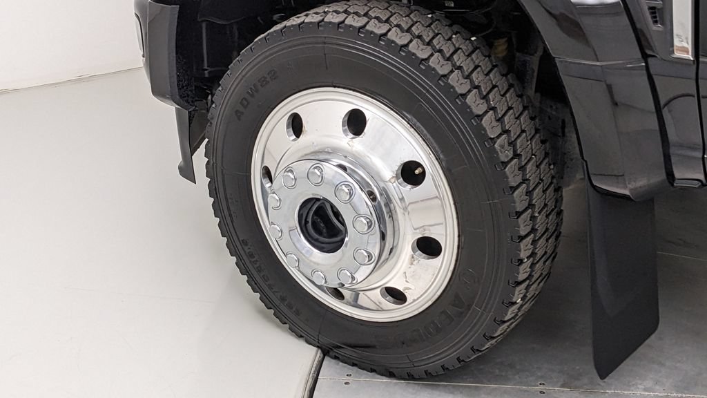 Certified 2024 Ford F450 Platinum w/ FX4 Off-Road Package AWD/4WD image 5