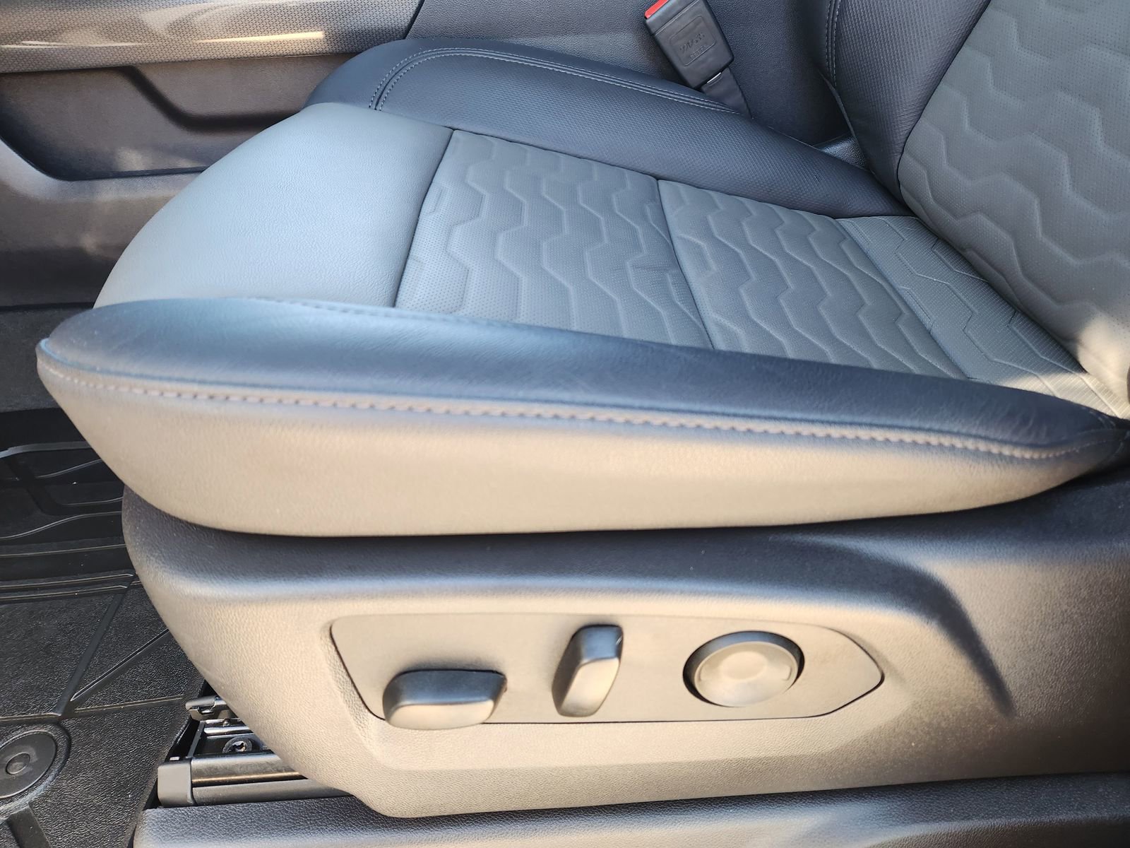 Used 2025 Chevrolet Silverado 1500 ZR2 w/ Technology Package image 27