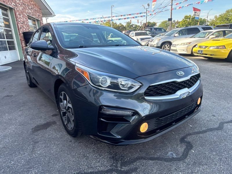 Used 2019 Kia Forte LXS FWD image 3