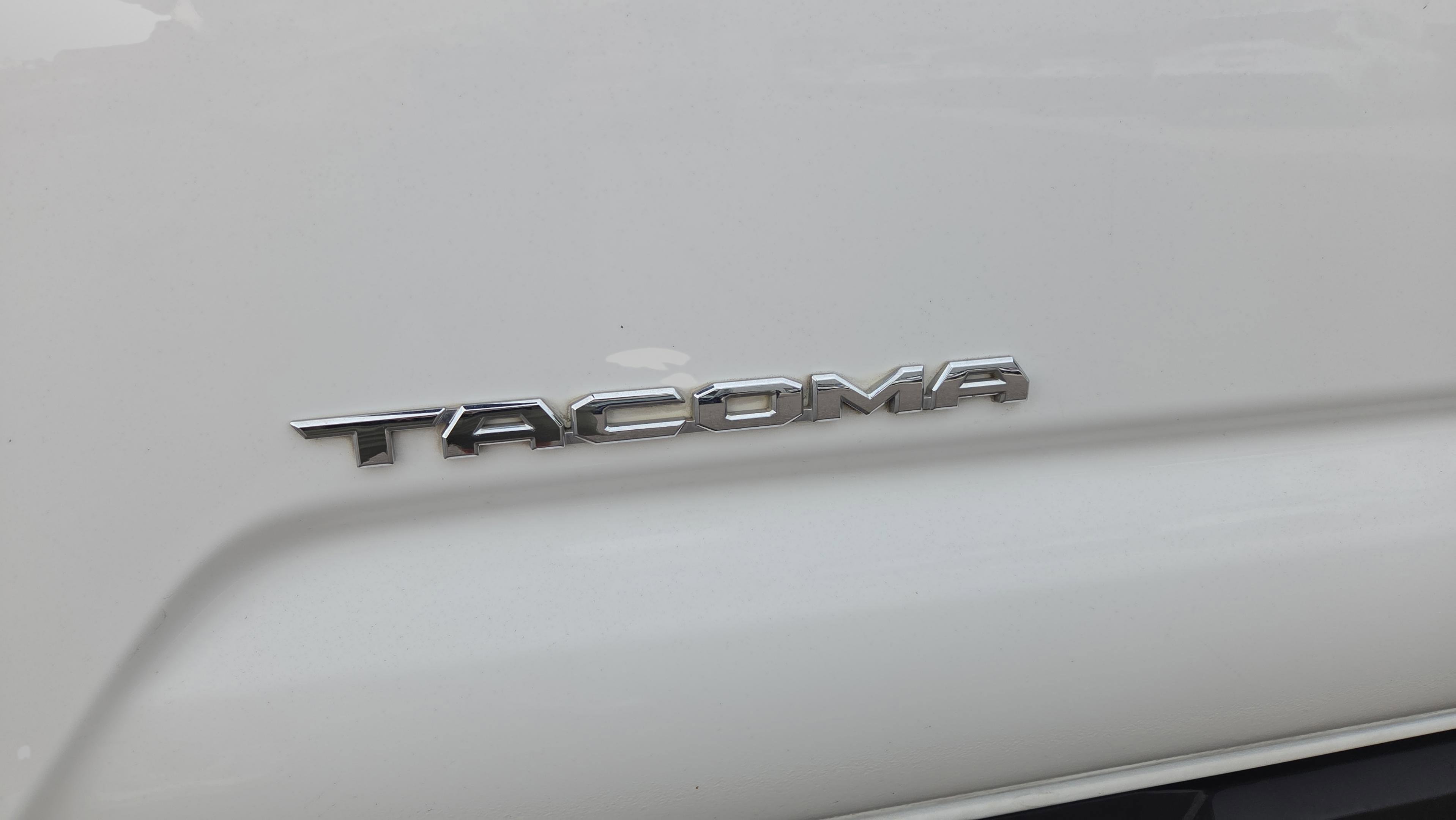 Used 2017 Toyota Tacoma Limited w/ Tow Package AWD/4WD image 33