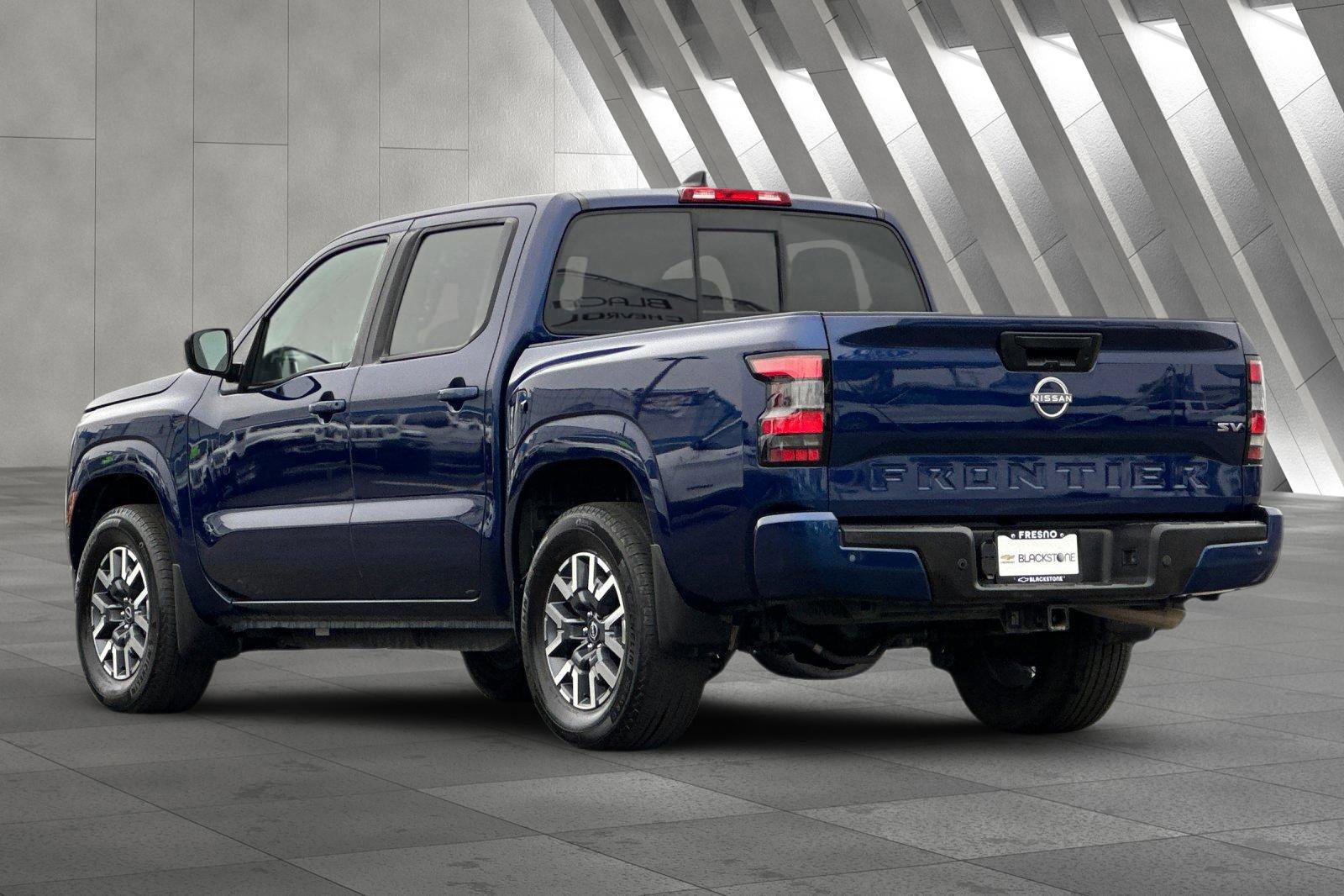 Used 2022 Nissan Frontier SV image 6