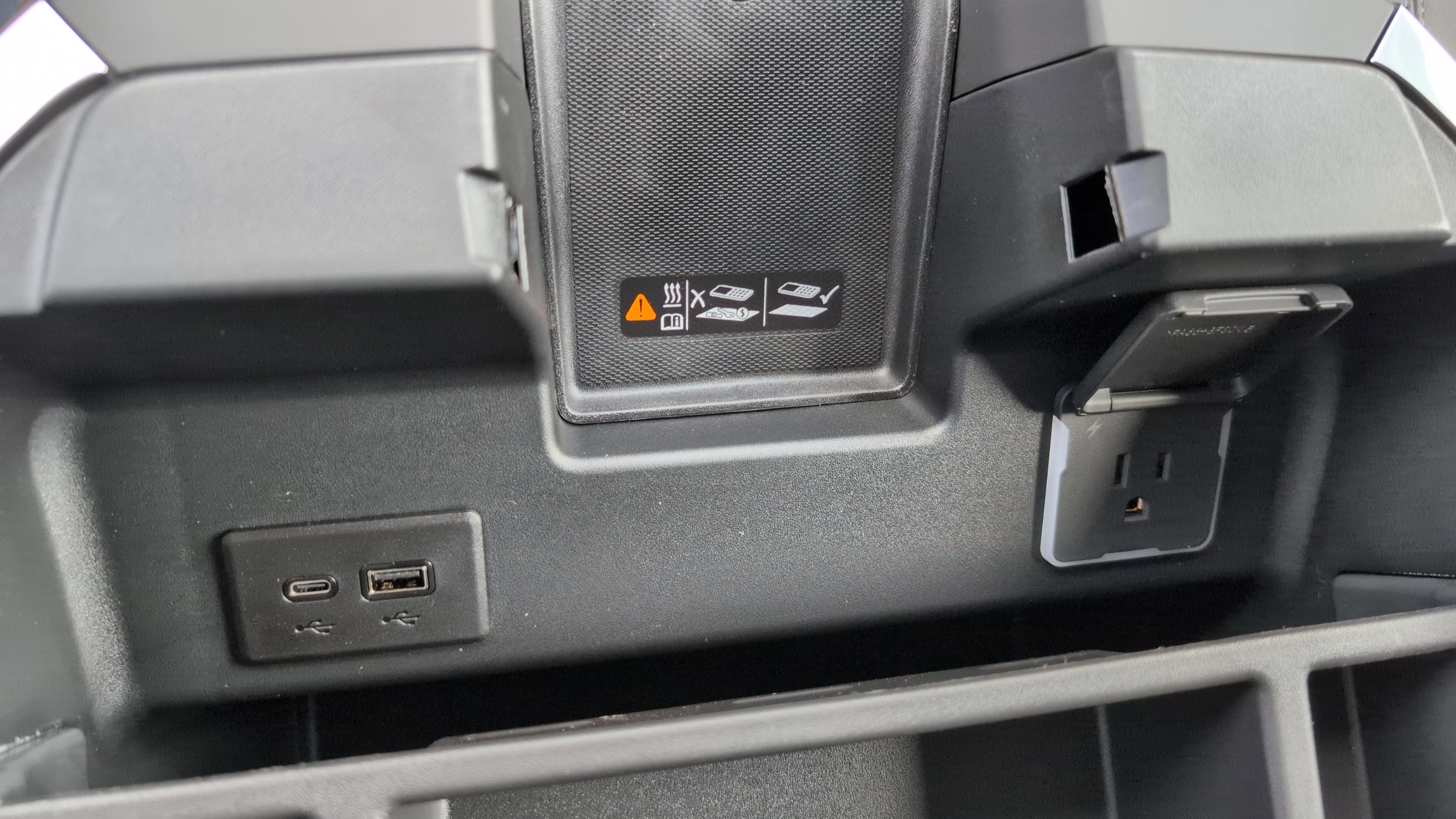 New 2025 GMC Sierra 2500 SLT w/ SLT Convenience Package AWD/4WD image 21