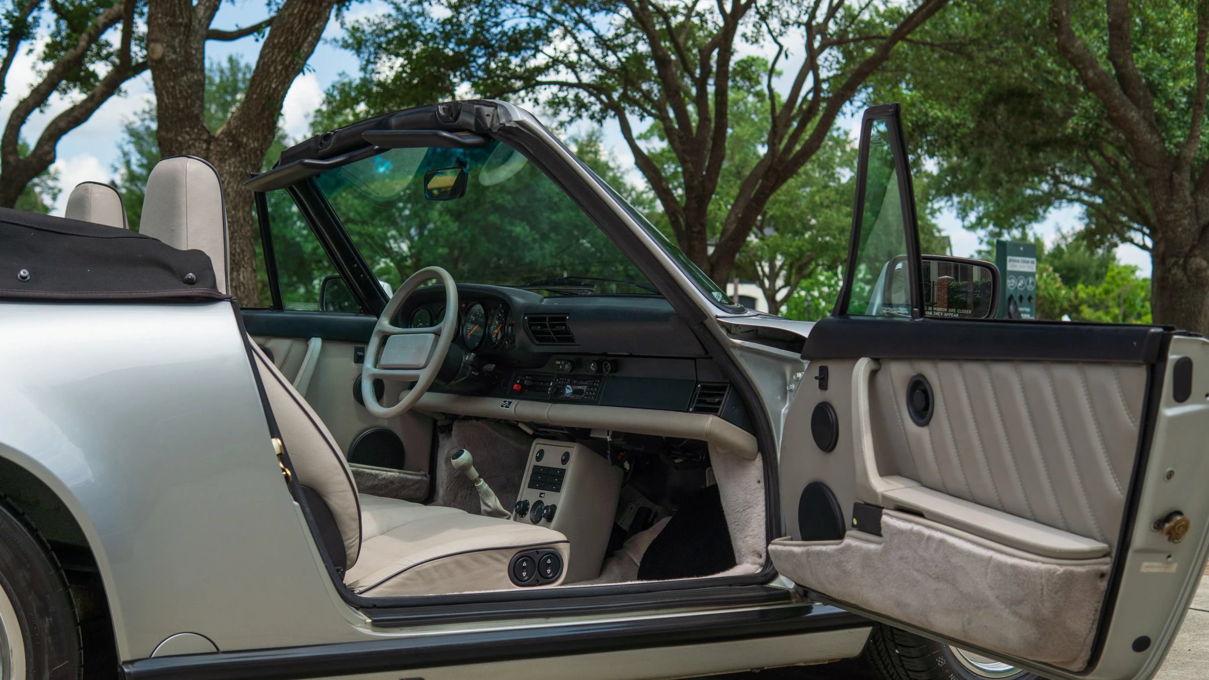 Used 1989 Porsche 911 Carrera RWD image 5
