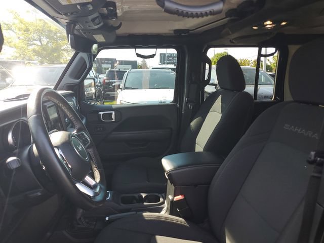 Used 2020 Jeep Wrangler Unlimited Sahara w/ Dual Top Group AWD/4WD image 18