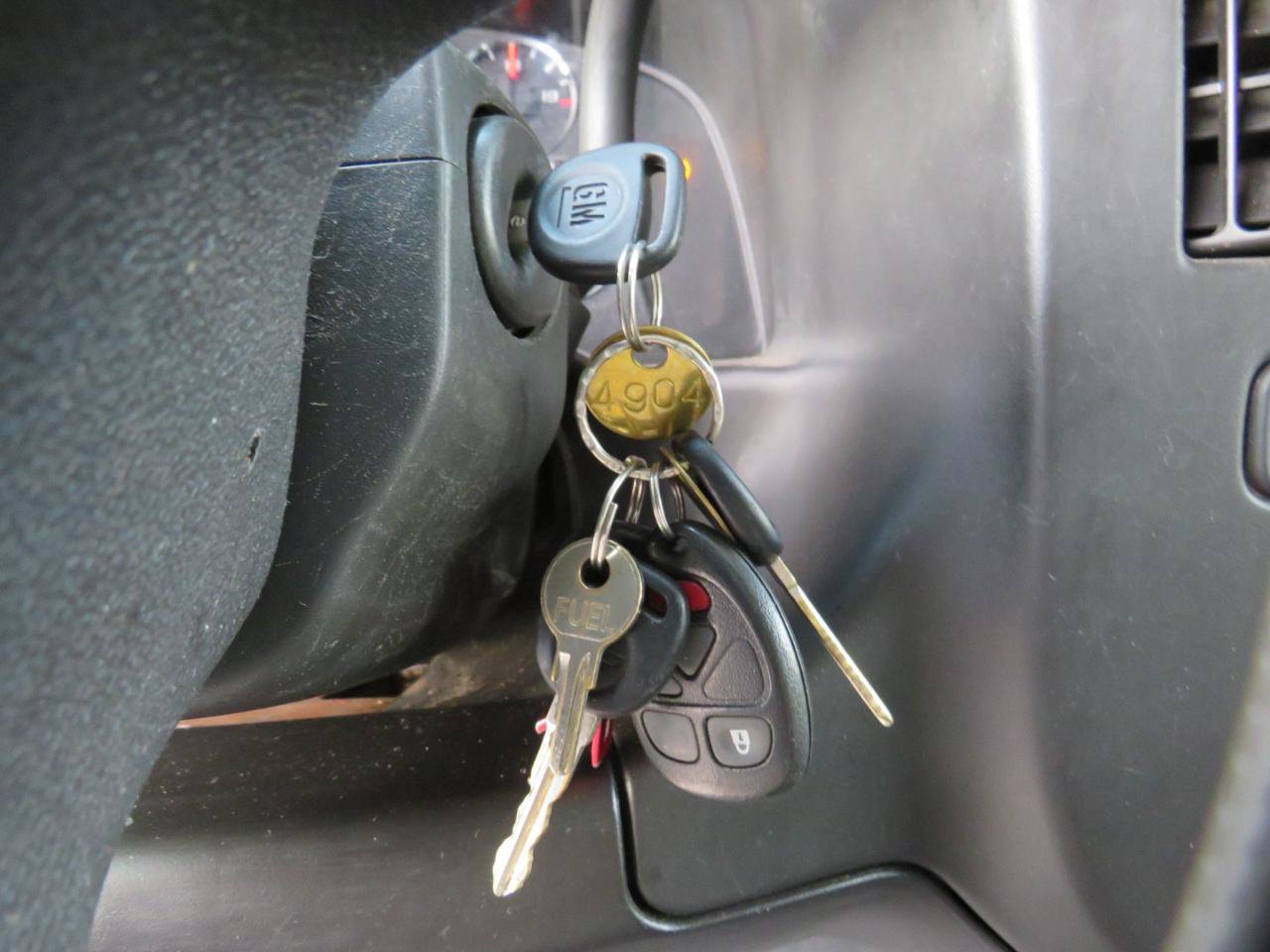 Used 2009 Chevrolet Express 2500 RWD image 13