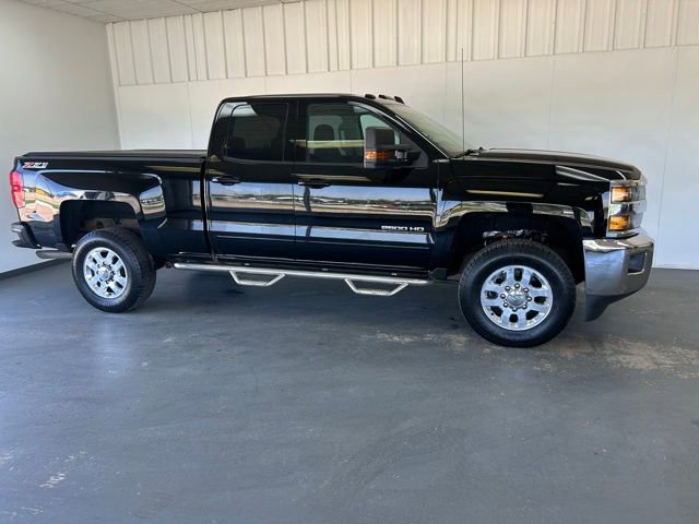 Used 2015 Chevrolet Silverado 2500 LT w/ LT Convenience Package AWD/4WD image 2
