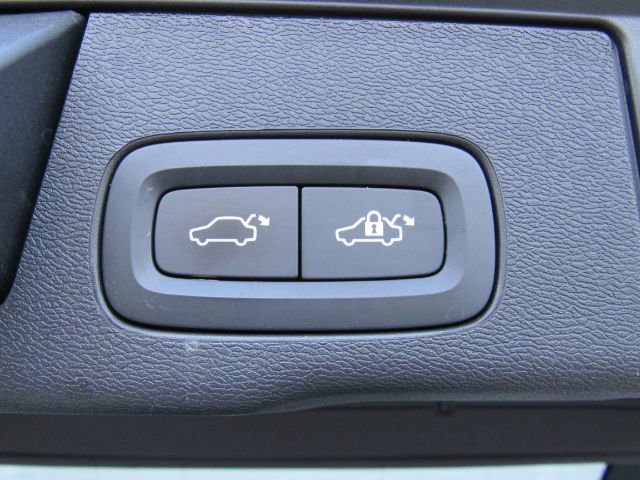 Used 2020 Volvo XC60 T8 Inscription image 29