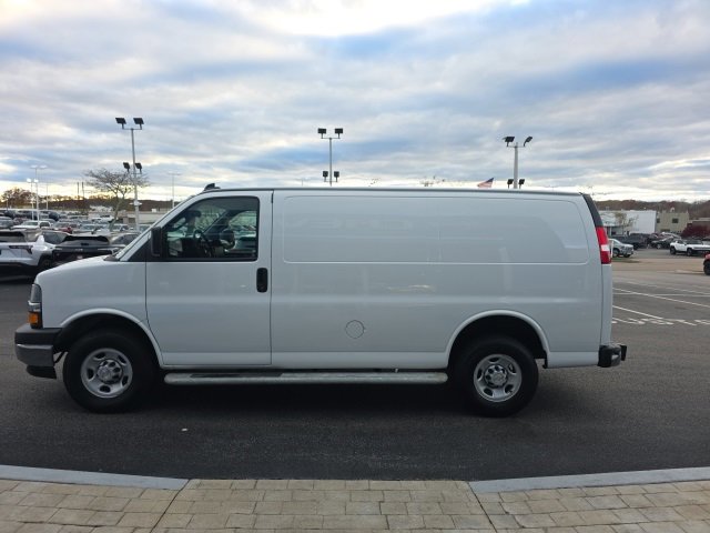 Used 2024 Chevrolet Express 2500 w/ Driver Convenience Package image 4
