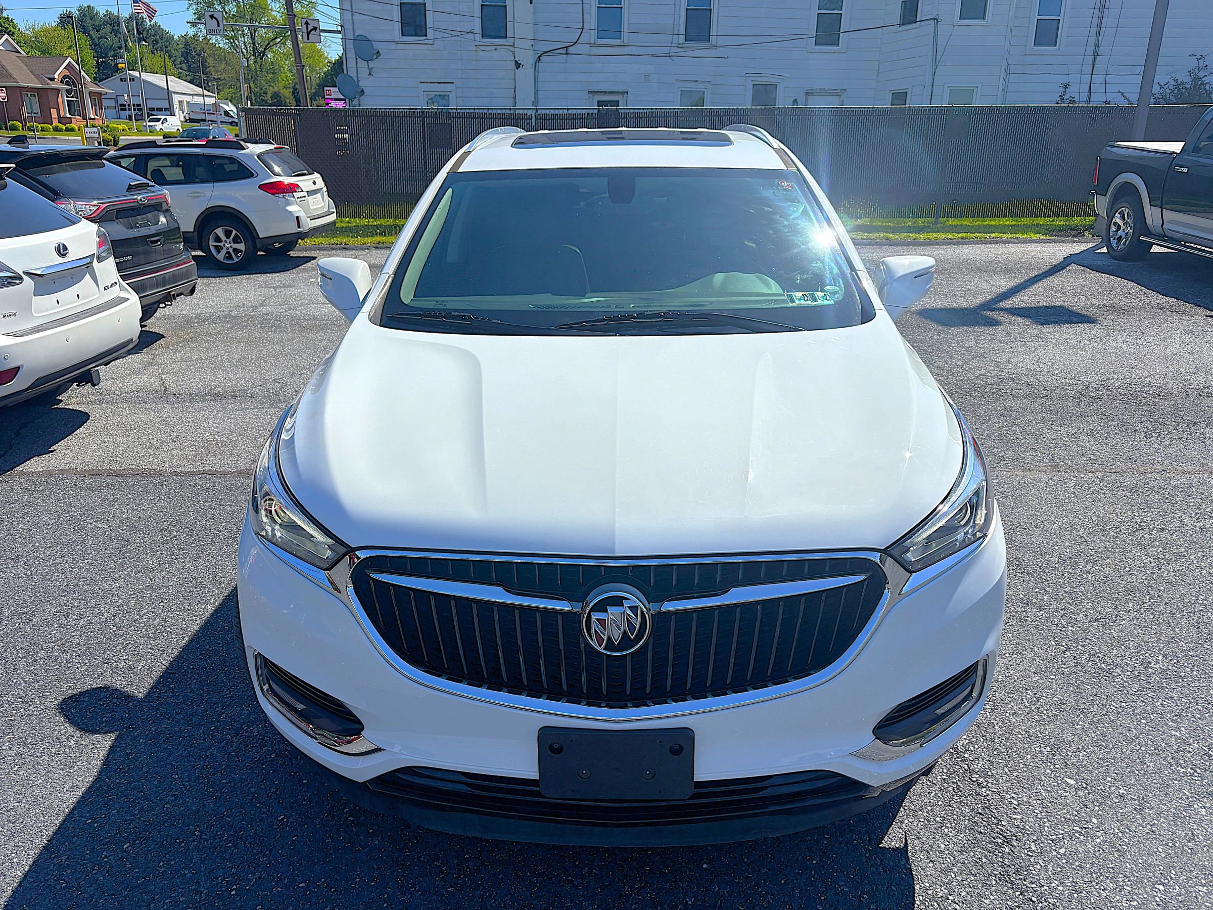 Used 2019 Buick Enclave Essence AWD/4WD image 2