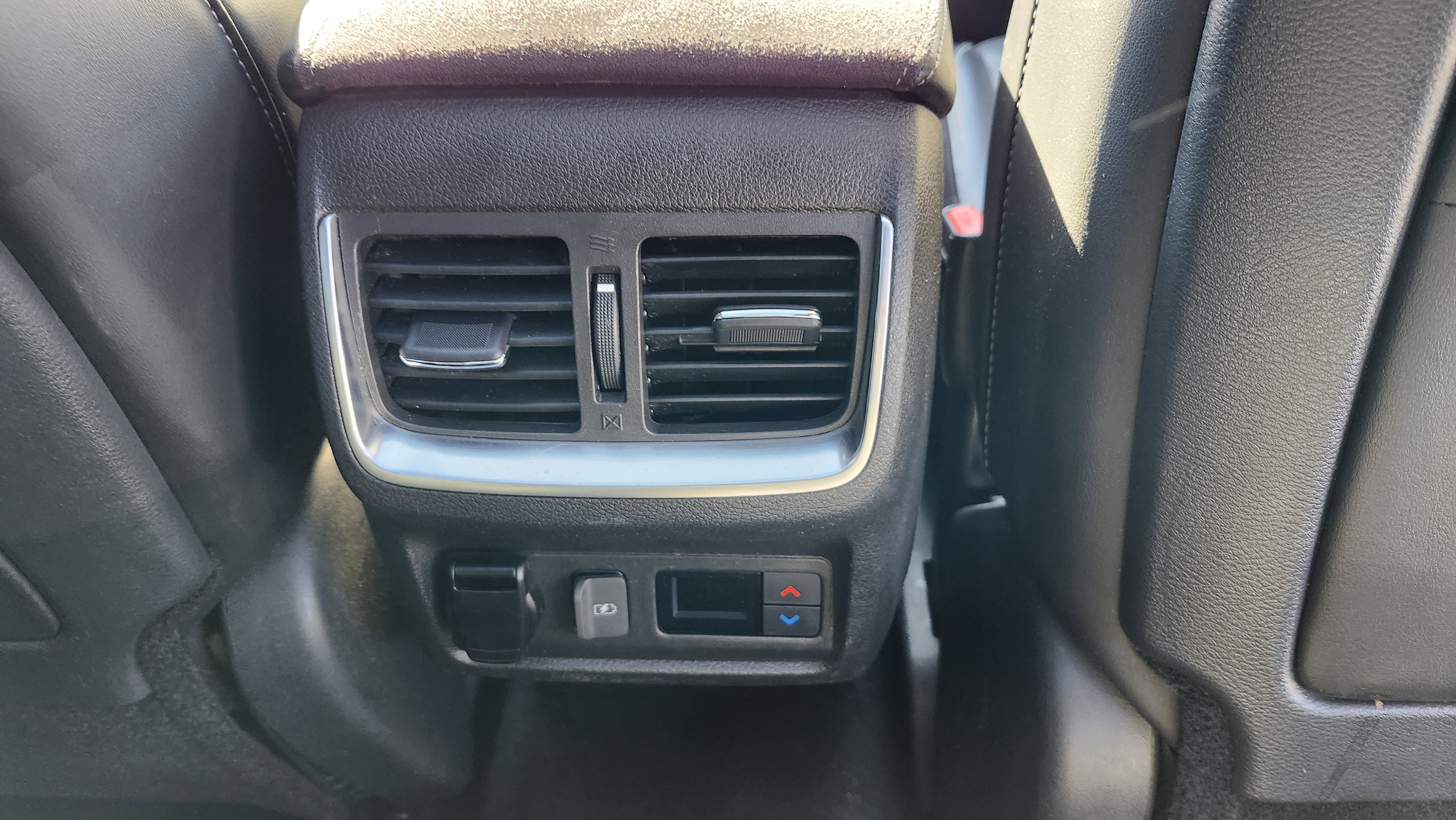 Used 2019 INFINITI QX50 Essential image 15