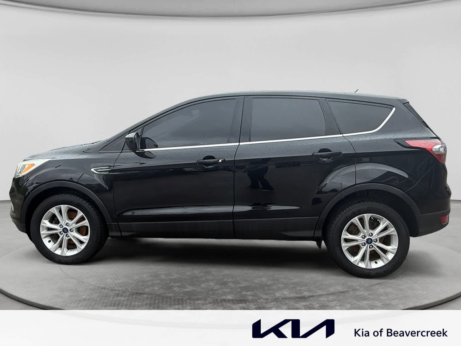 Used 2017 Ford Escape SE FWD image 8