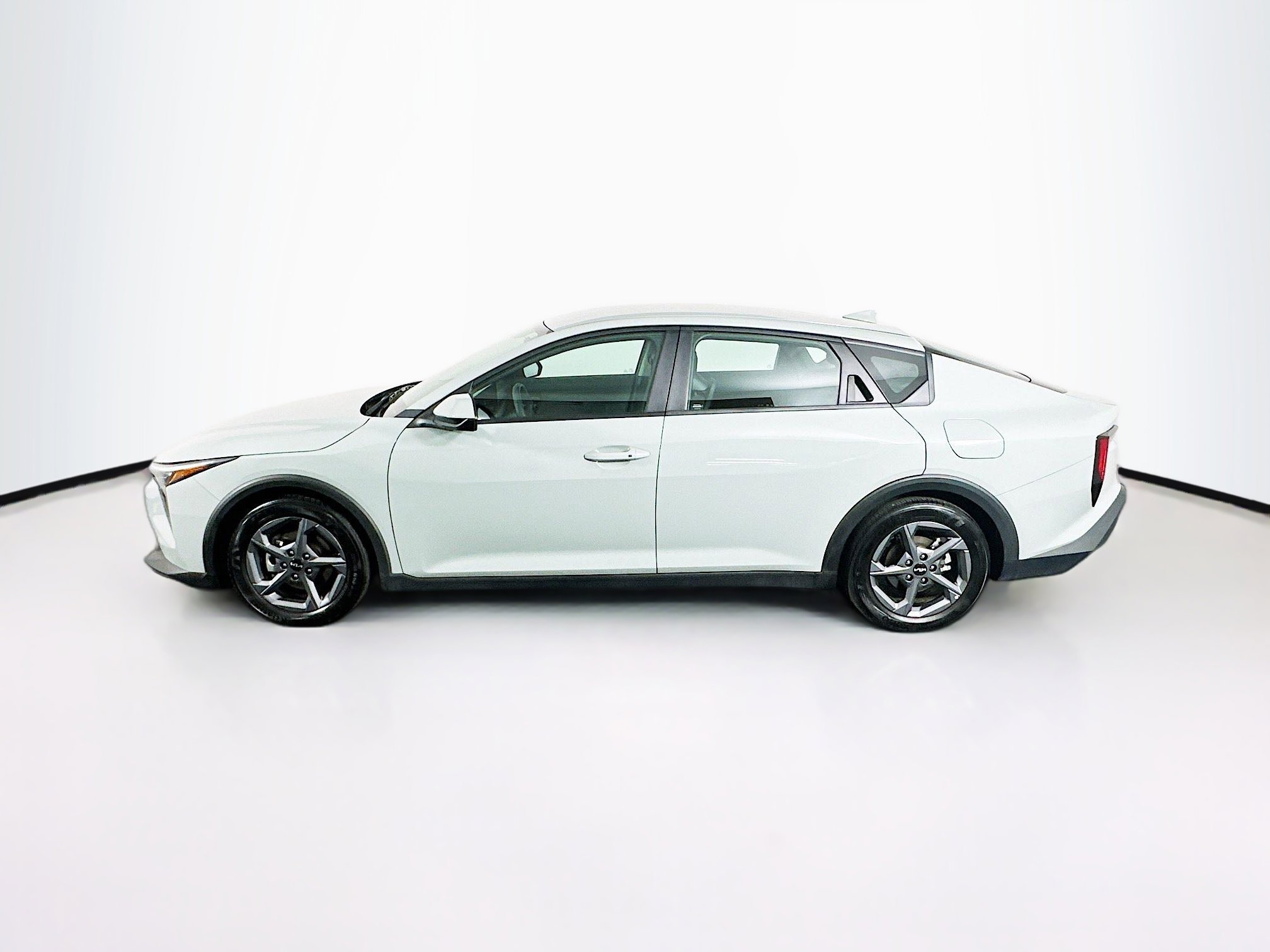 Used 2025 Kia K4 LXS image 4