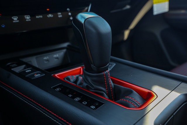 New 2025 Nissan Kicks SR image 31