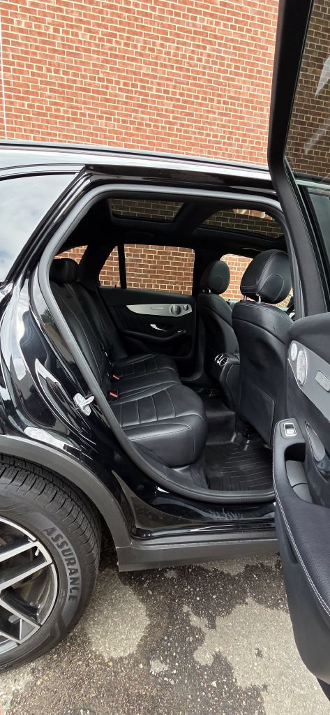 Used 2019 Mercedes-Benz GLC 300 4MATIC w/ AMG Line image 9