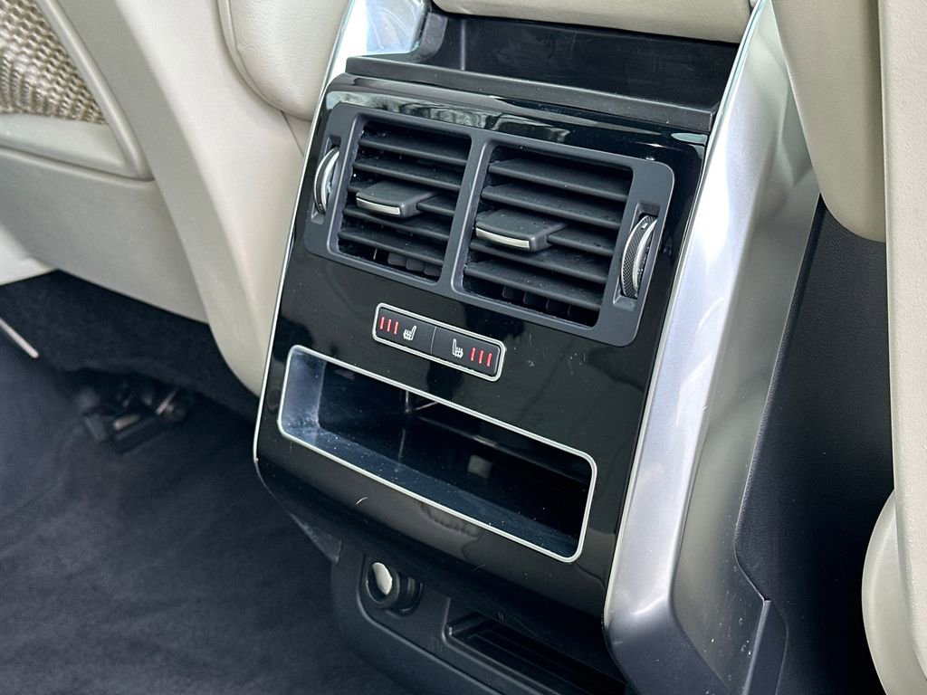 Used 2016 Land Rover Range Rover Sport HSE image 19